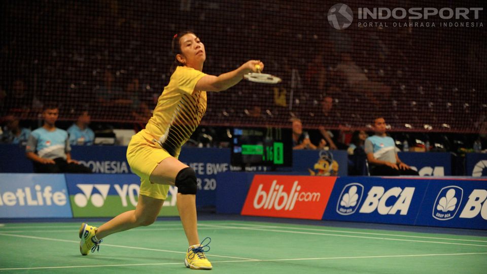 Adrianti Firdasari berhasil melaju ke babak utama Indonesia Open 2014 di Istora Senayan, Jakarta, Selasa (17/06/14), dengan mengalahkan rekan senegara, Ganis Nur Rahmadani, 21-13, 21-16. Copyright: &copy; Ratno Prasetyo/INDOSPORT